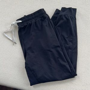Vuori joggers size M worn once.